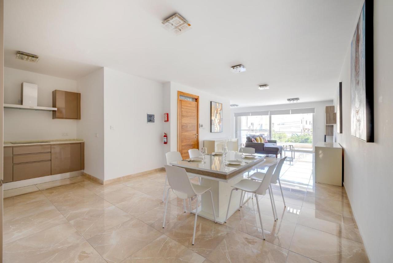 Marvellous 3Br Apartment In Central St Julians Saint Julian's Екстериор снимка