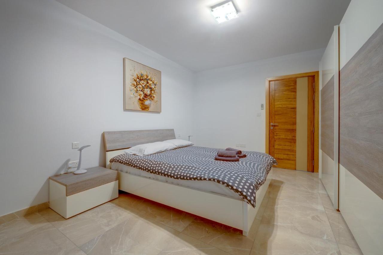 Marvellous 3Br Apartment In Central St Julians Saint Julian's Екстериор снимка