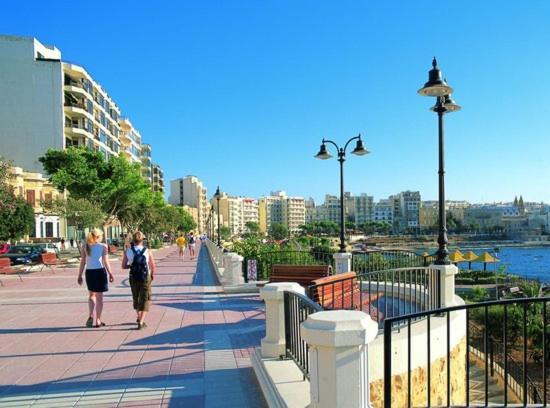 Marvellous 3Br Apartment In Central St Julians Saint Julian's Екстериор снимка